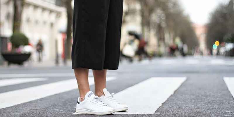 culotte-sneakers-outfit